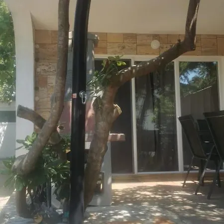 Mini House Mara Apartment Rovanjska