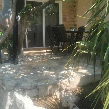 Mini House Mara *