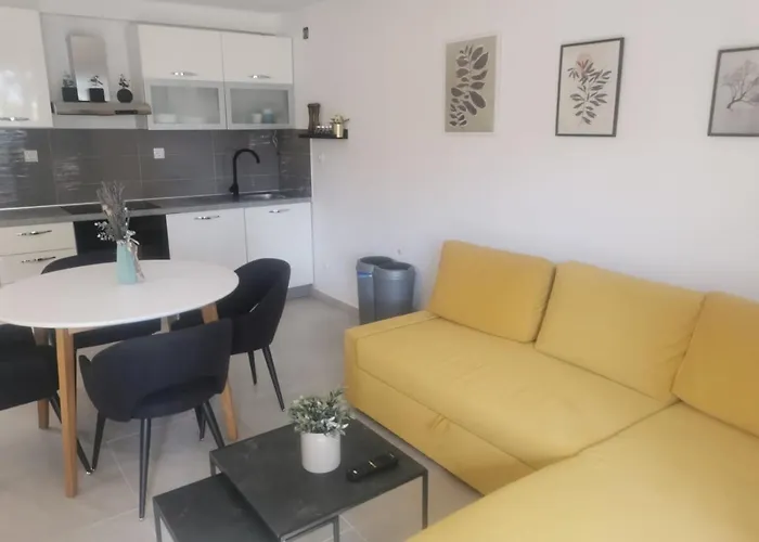 Mini House Mara * 洛瓦尼斯卡
